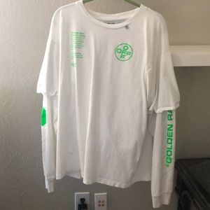 Off white crewneck longsleeve shirt